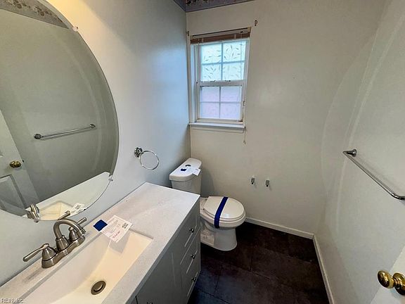 5th image of 1325 W 25th St
