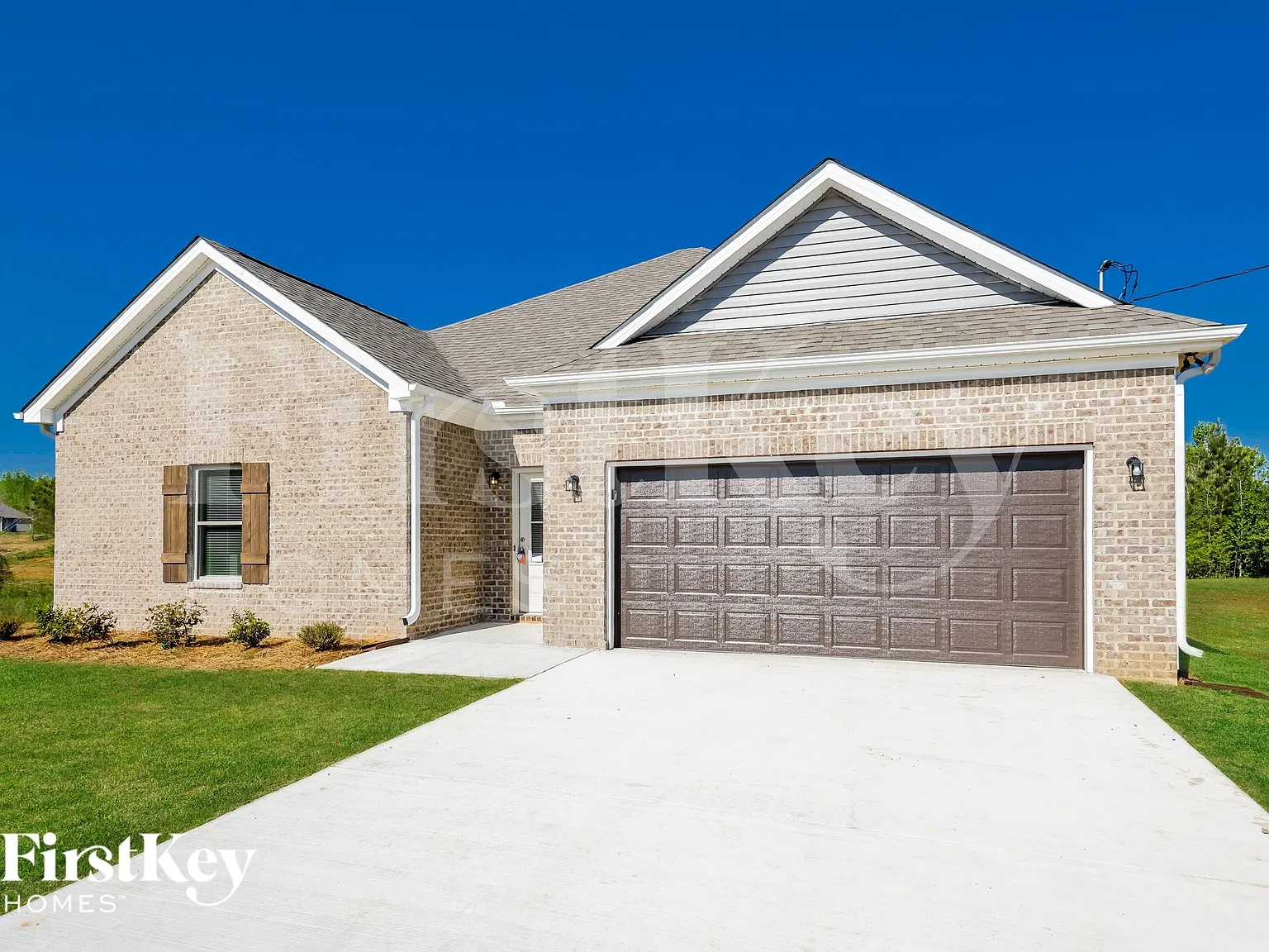 3 bed, 2.0 bath, 1801 sqft, $1,585 — Photo 2