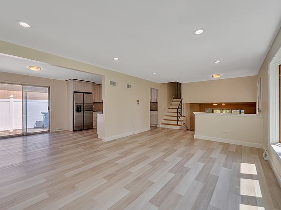 4th image of 10431 S Tod Dr