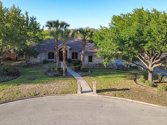 2nd image of 8318 Lago Dr