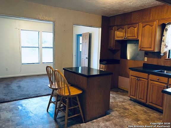 4th image of 150 Cornish Ave