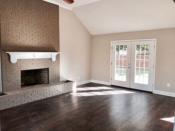 3rd image of 114 Montrose Dr