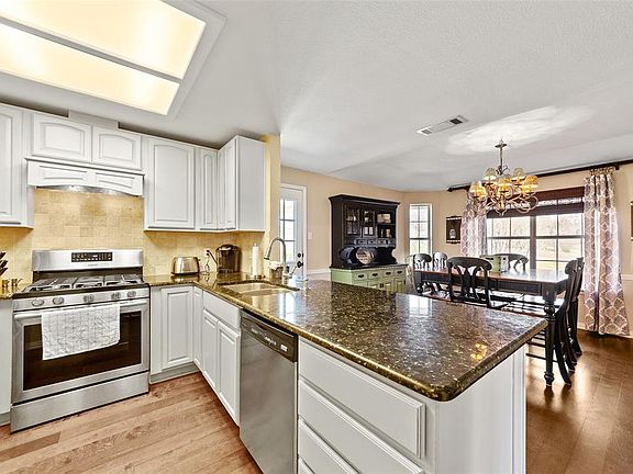 4th image of 151 Deer Creek Dr