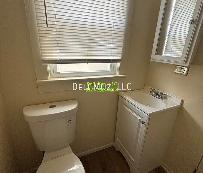 527 N Lemcke Ave — Photo 3