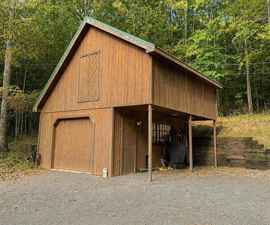 2nd image of 10373 Fish & Game Rd