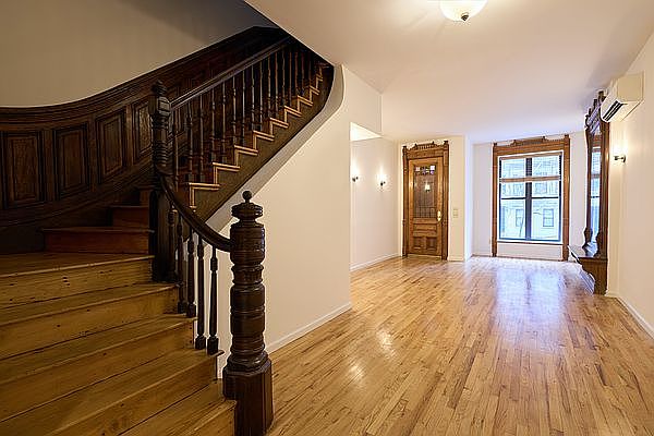 1st image of 485 Manhattan Ave #1