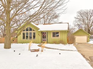 677 NE 64th St, Pleasant Hill, IA 50327