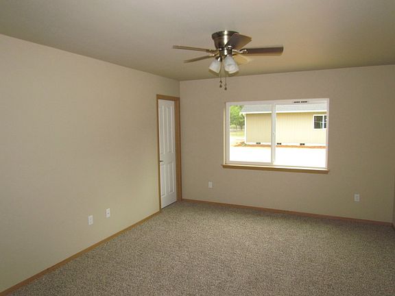 5th image of 23519 152nd Ave E