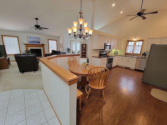 4th image of 3452 Maple Glen Dr