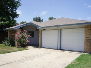 10236 Little Valley Rd, Fort Worth, TX 76108