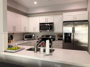 31 SE 3rd Ave, Hallandale, FL 33009