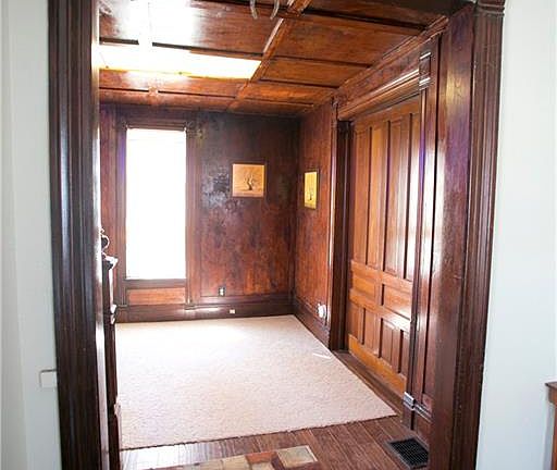 5th image of 613 W Montgomery St