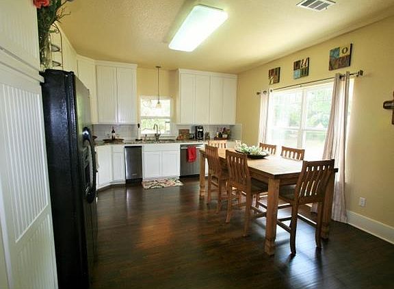 5th image of 514 S Avenue F