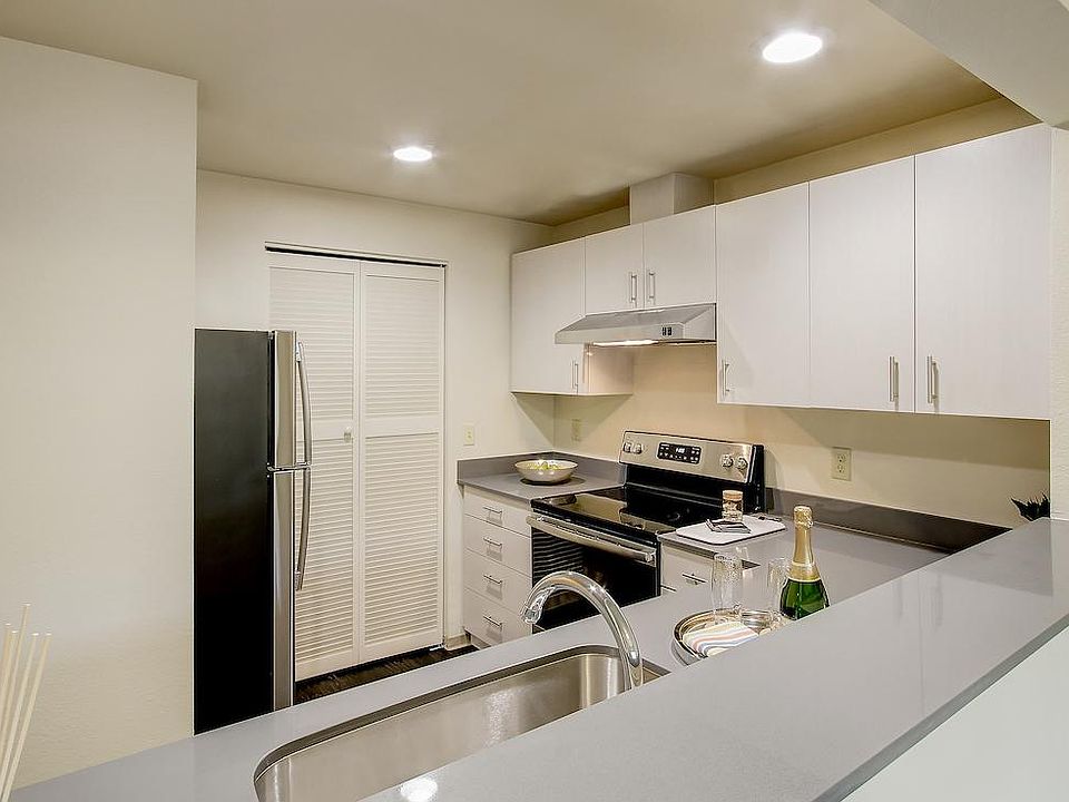 1st image of 12234 NE 130th Way #H302