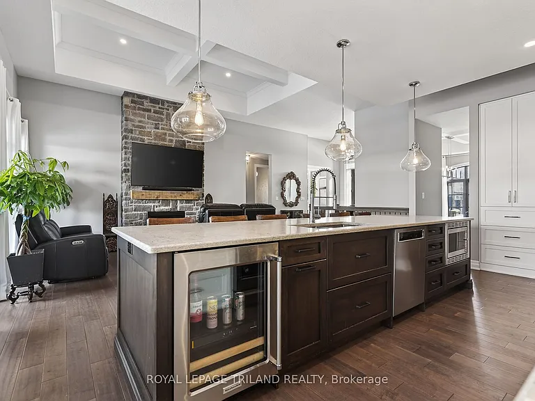 9861 Glendon Dr #218 — Photo 16