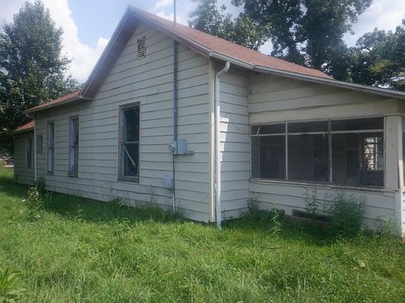 4th image of 130 E South Ave