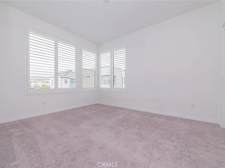 142 Sawbuck — Photo 24