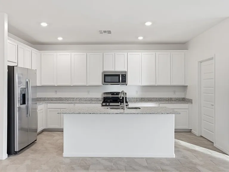 12395 N Pomeroy Ave — Photo 7