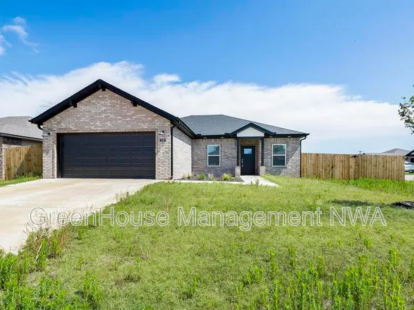 210 Williams Ct, Centerton, AR 72713