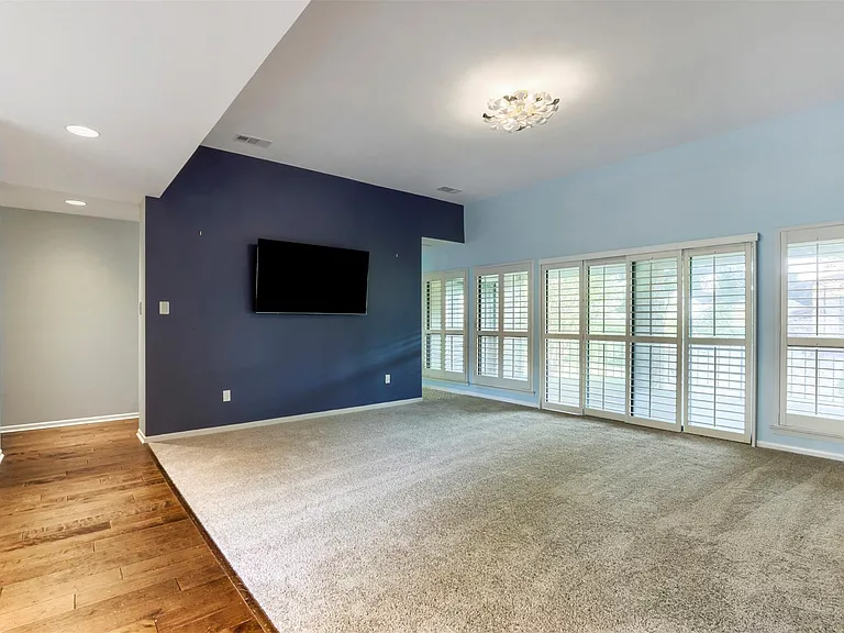 208 Crescent Blf — Photo 6