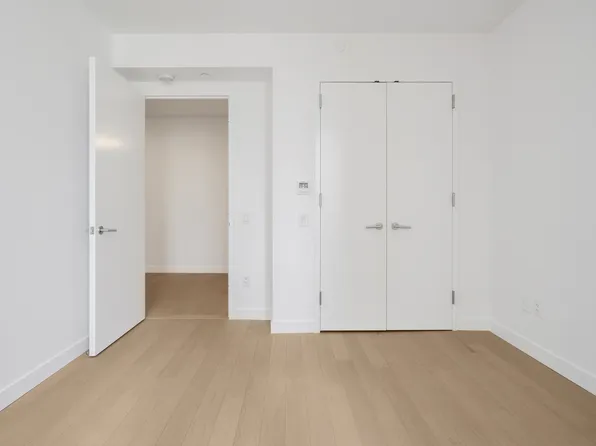 310 Livingston Street image 8 of 11