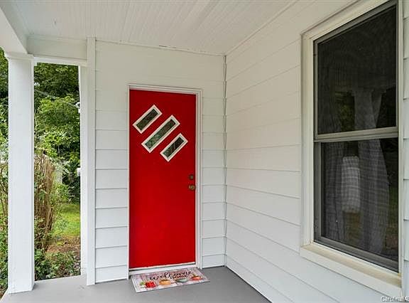 3rd image of 213 W Herman St
