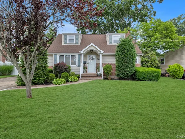 197 Walker Street, West Babylon, NY 11704