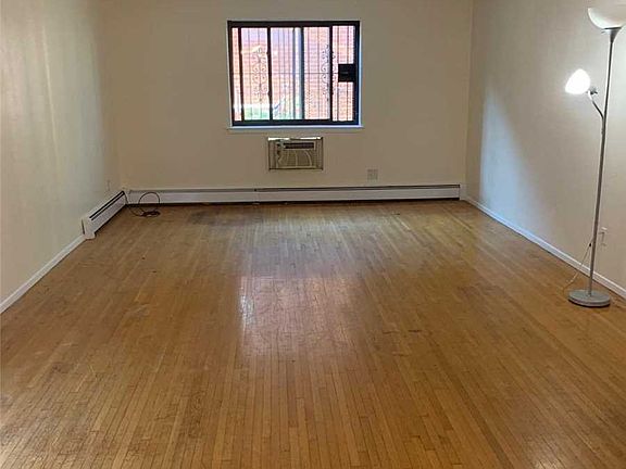 3rd image of 163-35 Oak Ave #1