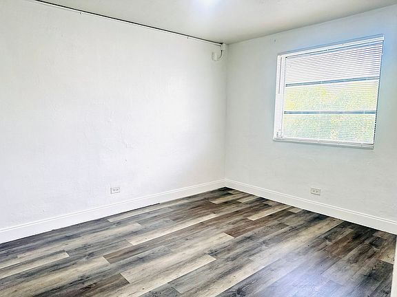 5th image of 1600 NW 7th Ct APT 207