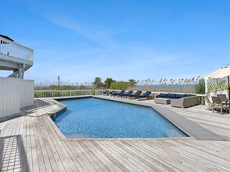 588 Dune Rd — Photo 18