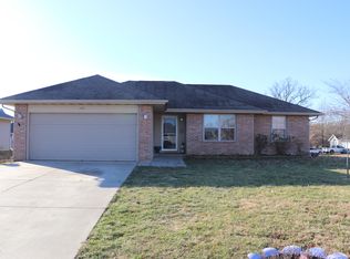 100 E Cherokee St, Strafford, MO 65757