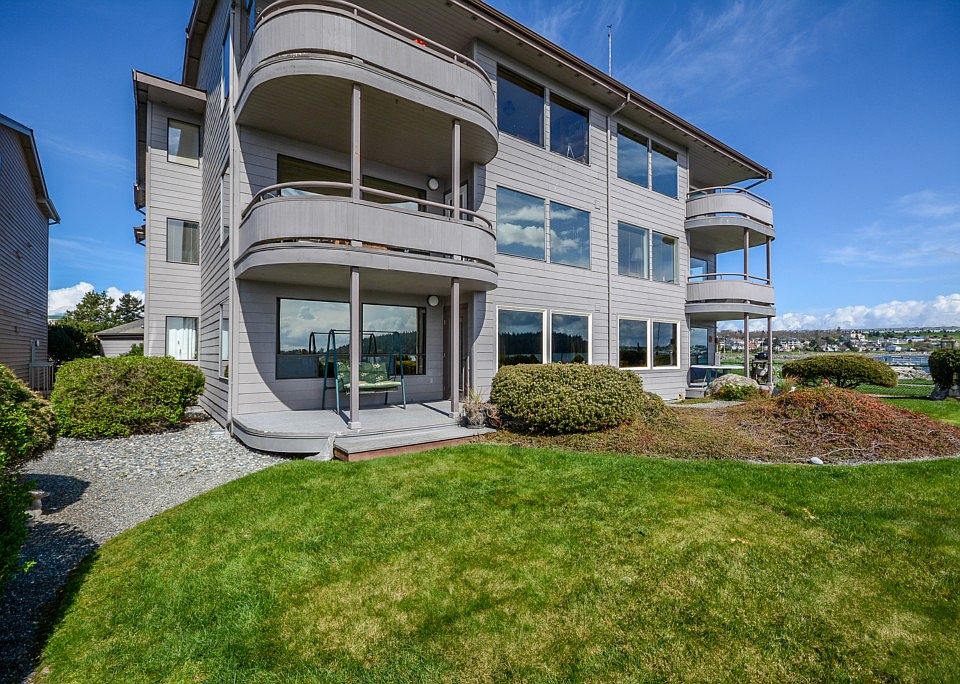 1st image of 1401 SE Dock St APT 203