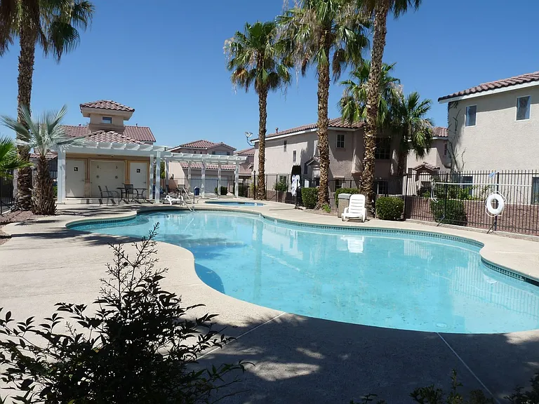 9664 Belle Regal St — Photo 4