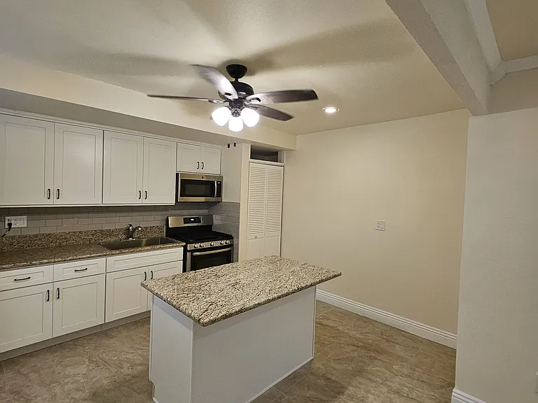 13844 Candlewood Ave — Photo 10