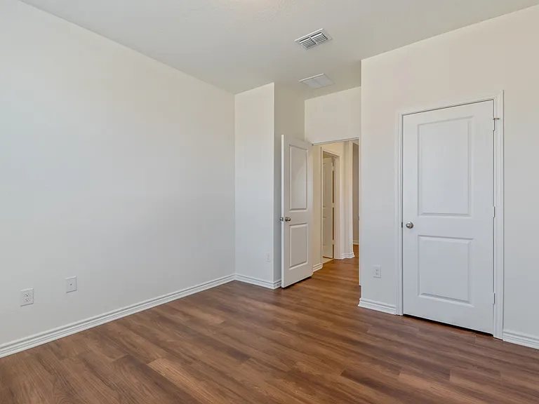 15515 Electra Cir — Photo 10
