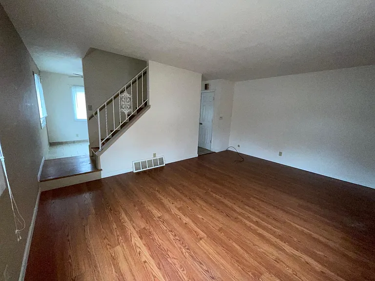 2259 W Columbia Ave — Photo 3