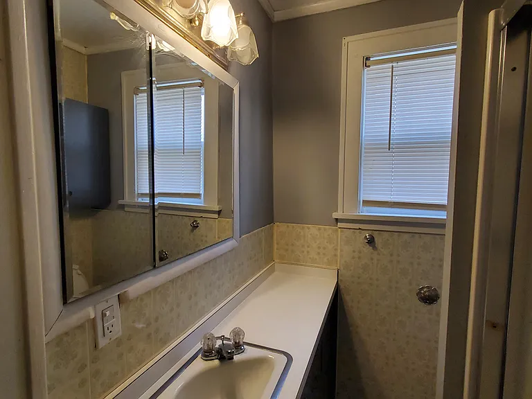 114 4th St #1 — Photo 24