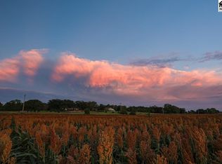 2 Sunset Rd, Great Bend, KS 67530