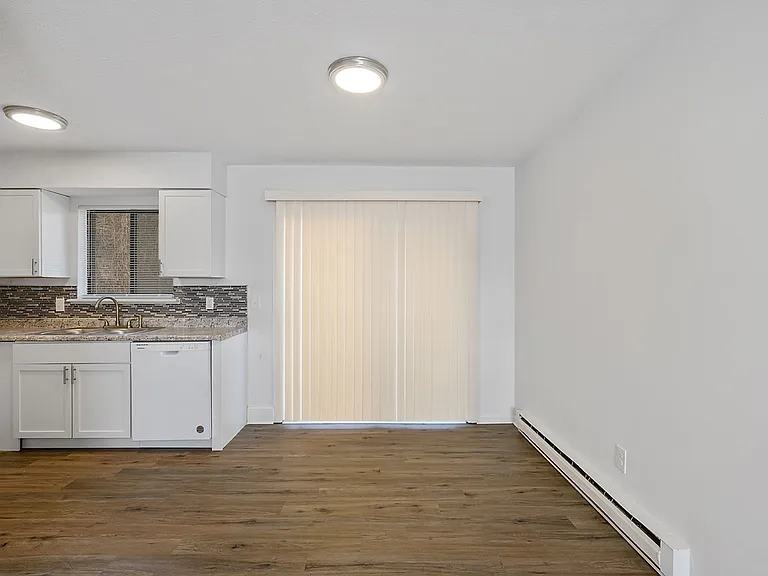 Waynedale Circle Apartments — Photo 4