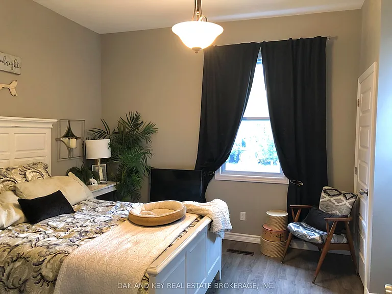 18 Isabel St #A — Photo 7