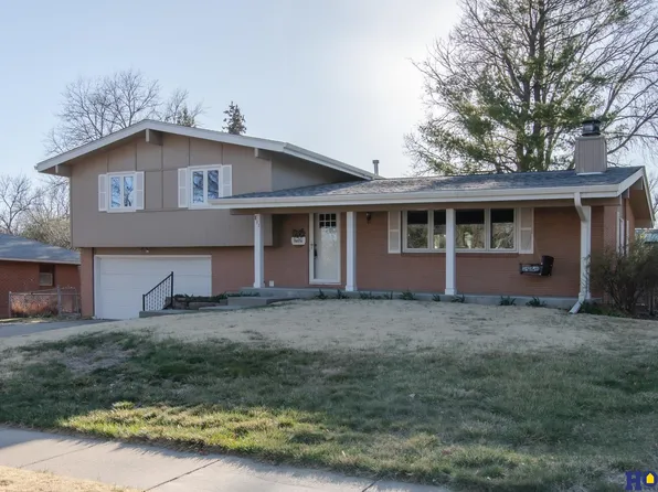 811 Driftwood Dr, Lincoln, NE 68510