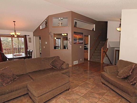 3rd image of 5016 92nd Cres