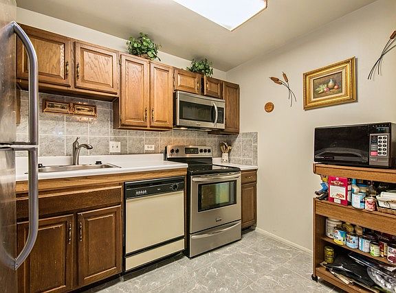 4th image of 200 Park Ave APT 317