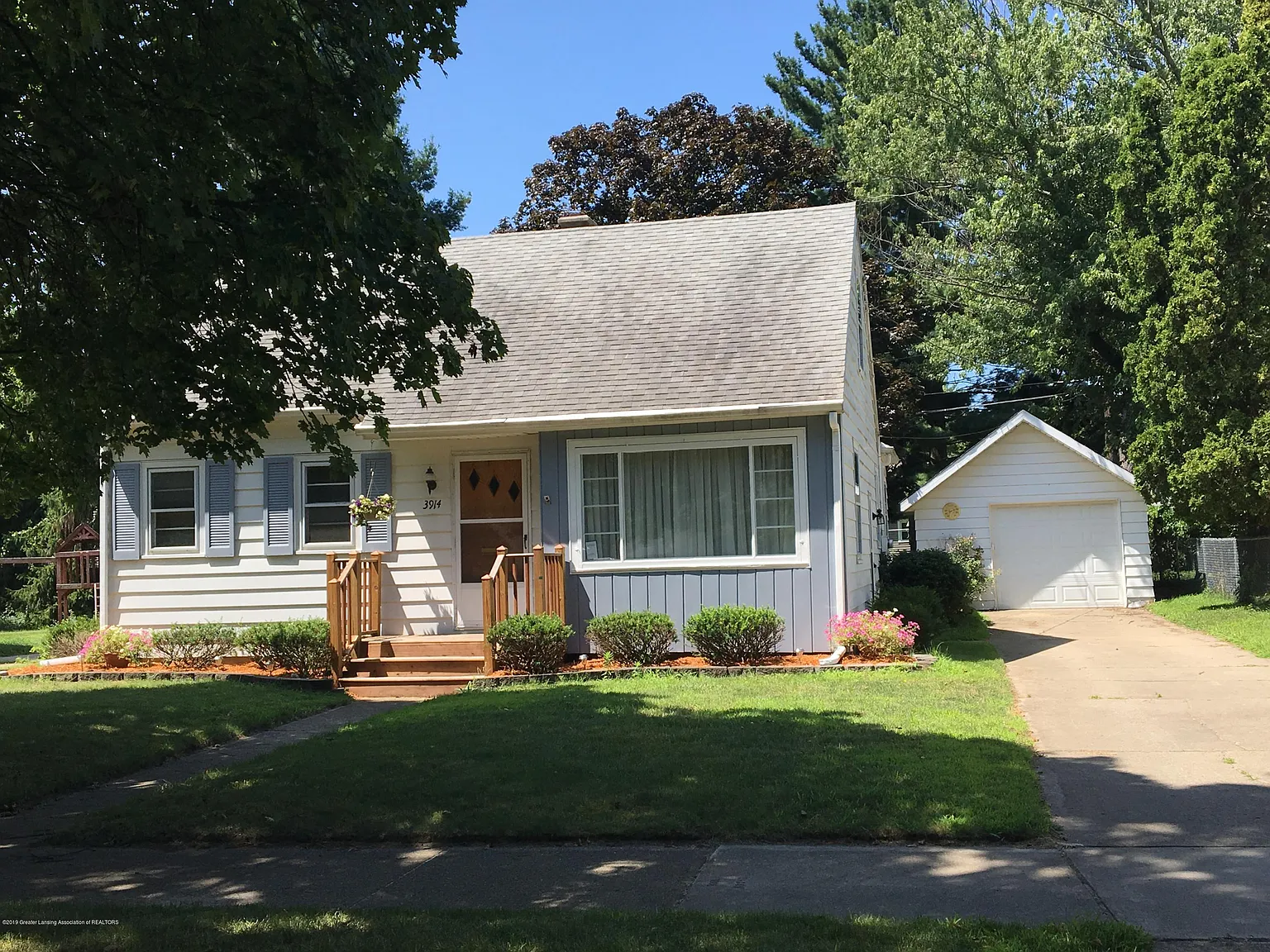 3914 Devonshire Ave photo 1