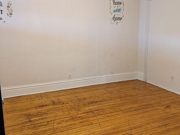 3rd image of 114 Litchfield St #1