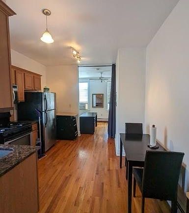 5th image of 364 7th St APT 6