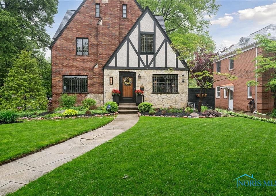 1st image of 2256 Barrington Dr