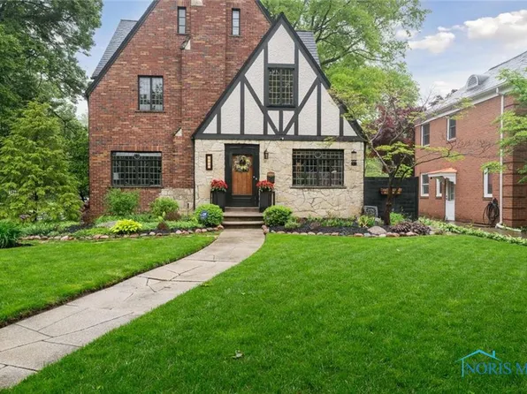 2256 Barrington Dr, Toledo, OH 43606