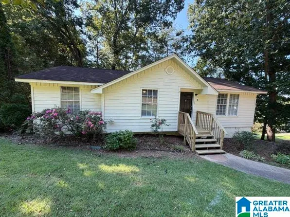 9 Polaris Cir, Birmingham, AL 35215