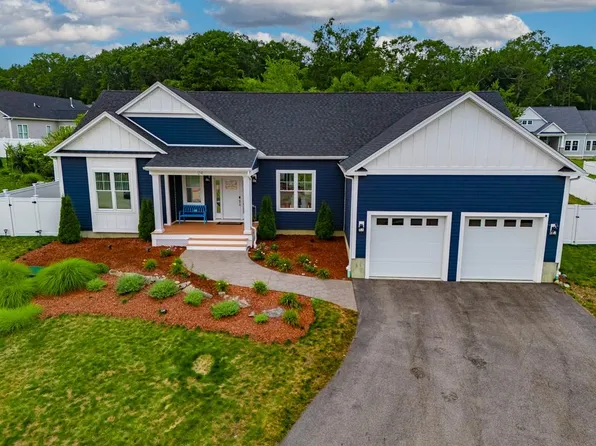 24 Bowline Dr, North Kingstown, RI 02852